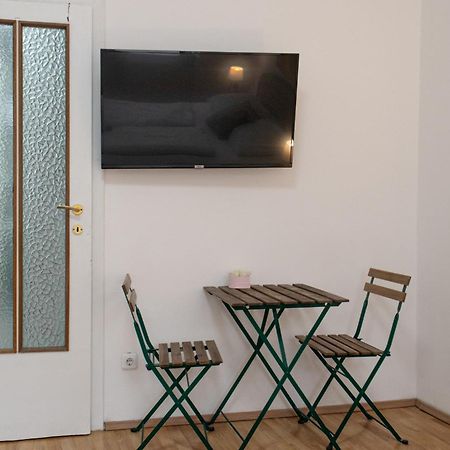 Budget City Stay - Near Wiener Stadthalle Ideal For Longstays Екстериор снимка