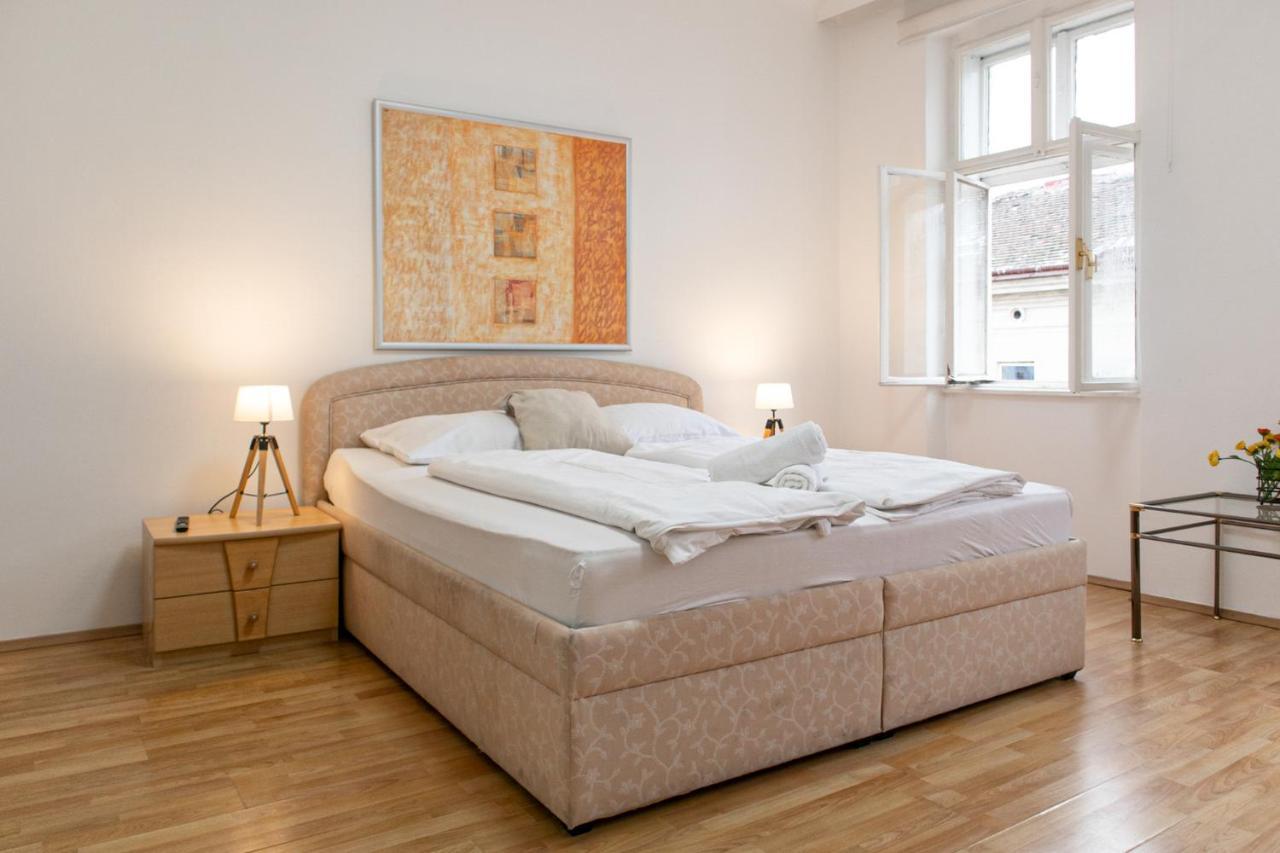 Budget City Stay - Near Wiener Stadthalle Ideal For Longstays Екстериор снимка