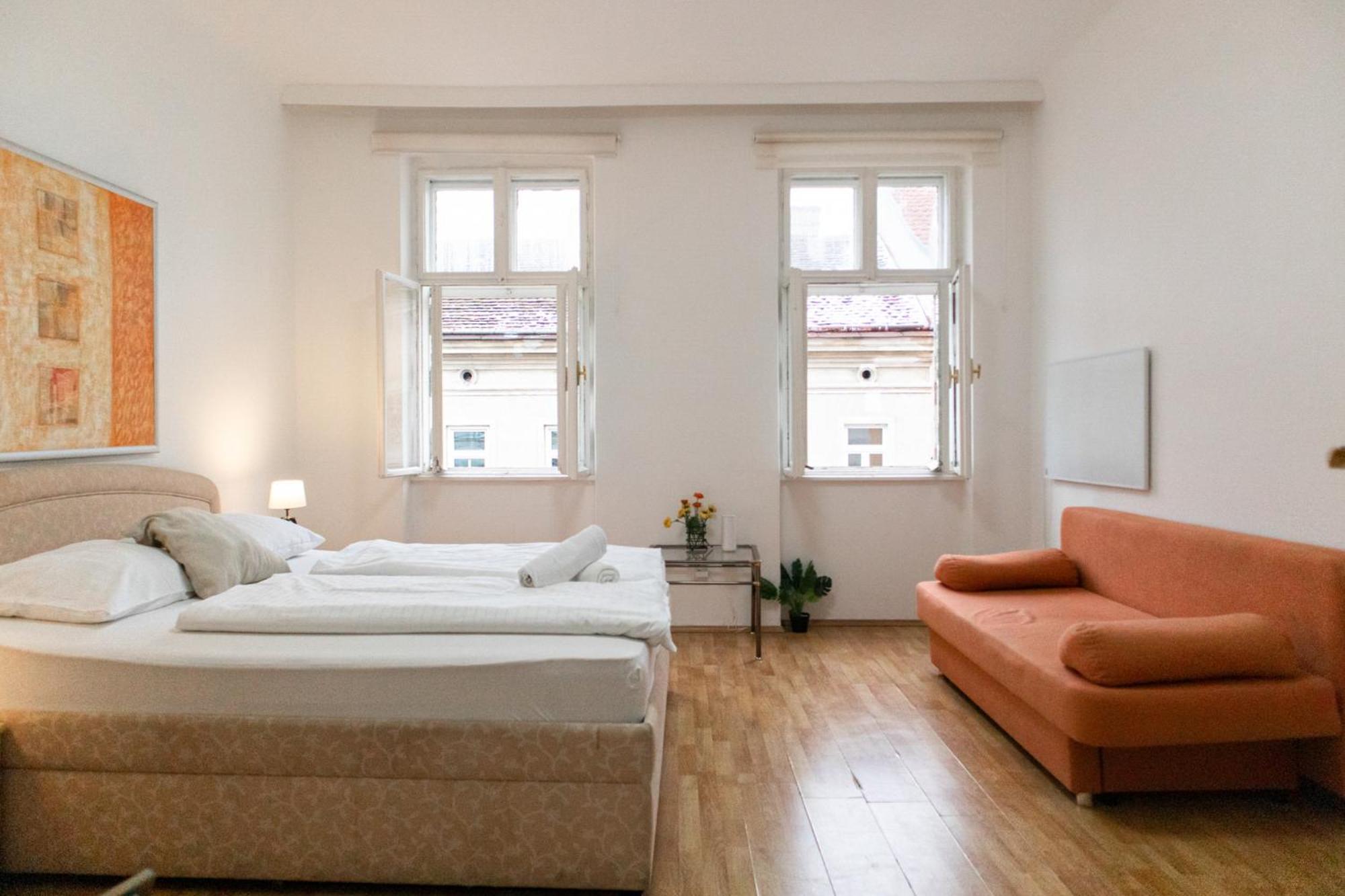 Budget City Stay - Near Wiener Stadthalle Ideal For Longstays Екстериор снимка